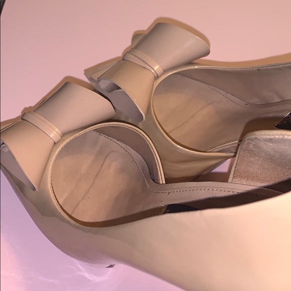 BLUSH Bow patent leather peep toe heels - Picture 9 of 15